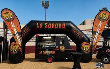 La experiencia burger a otro nivel con food trucks únicos, diseñados para destacar en cualquier evento.